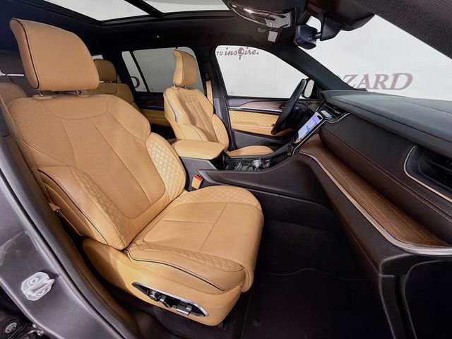 Used 2022 Jeep Grand Cherokee L Summit w/ Luxury Tech Group V image 35