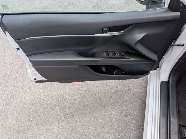 Used 2021 Toyota Camry LE FWD image 6