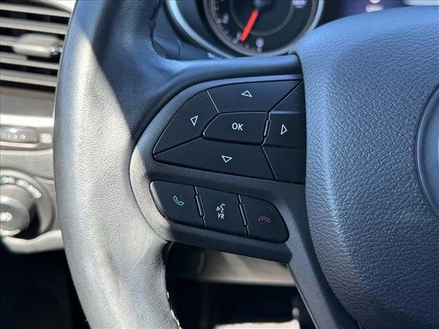 Used 2019 Jeep Cherokee Trailhawk w/ Comfort/Convenience Group image 18