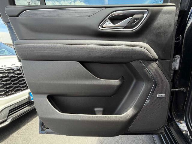 Used 2023 GMC Yukon XL SLT AWD/4WD image 23