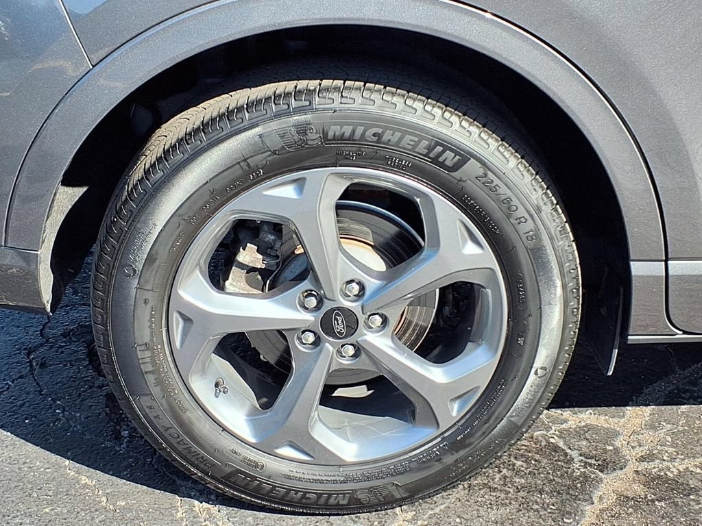 Certified 2023 Ford Escape ST-Line w/ Tech Pack #1 AWD/4WD image 26