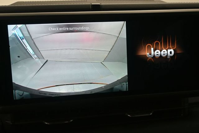 Used 2025 Jeep Wrangler Unlimited Sahara AWD/4WD image 15