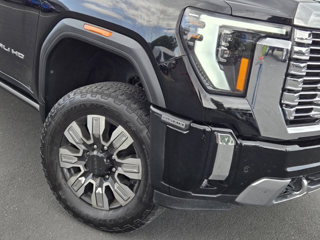 Used 2024 GMC Sierra 2500 Denali AWD/4WD image 9