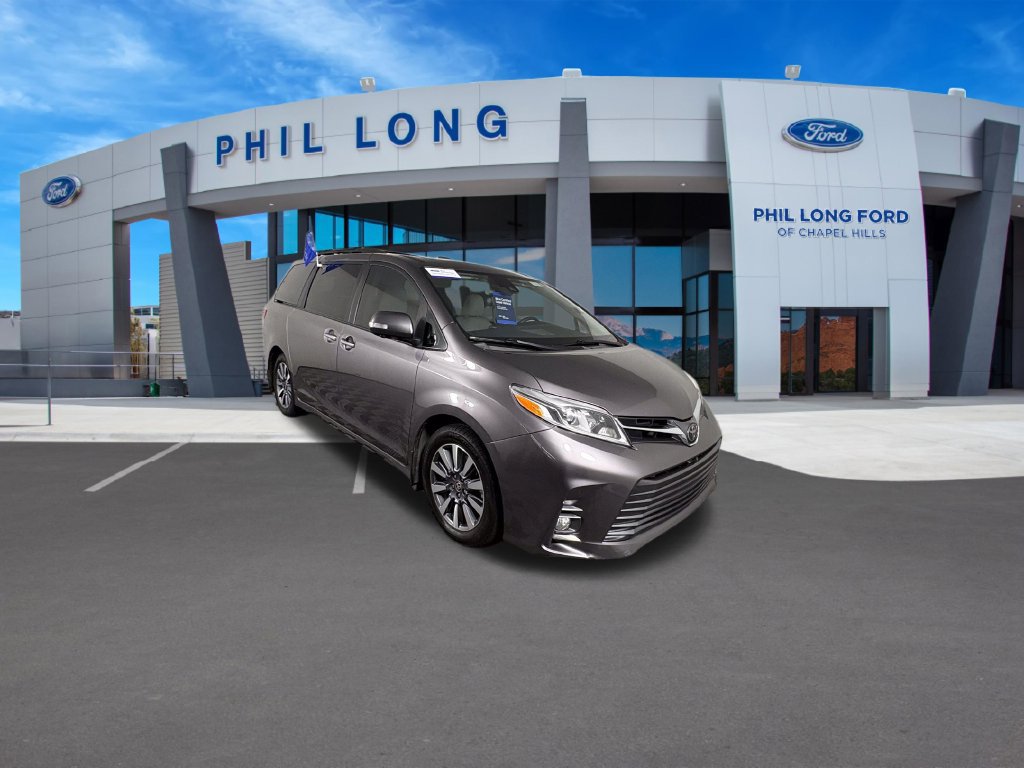 Used 2020 Toyota Sienna Limited Premium w/ Carpet Mat Package FWD image 7