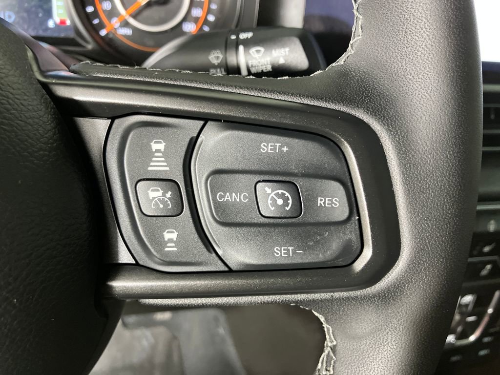 Used 2025 Jeep Gladiator Sport image 18