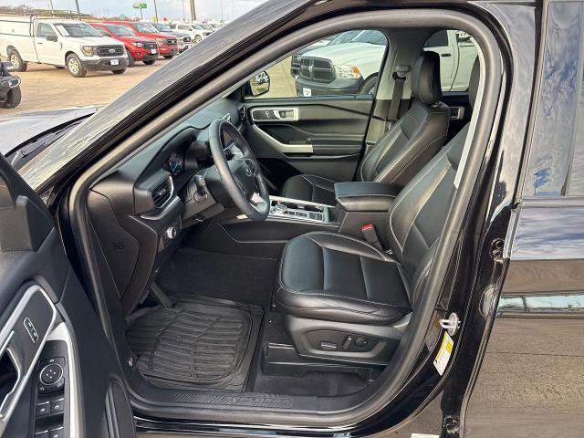 Certified 2022 Ford Explorer XLT w/ Equipment Group 202A image 19
