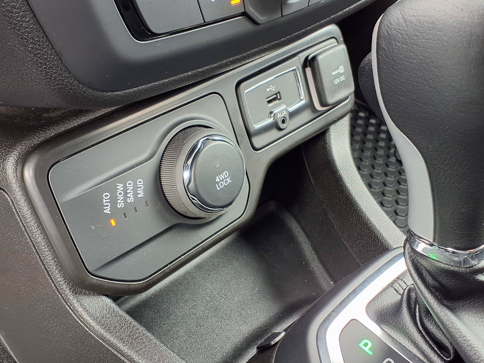 Used 2023 Jeep Renegade Limited AWD/4WD image 8