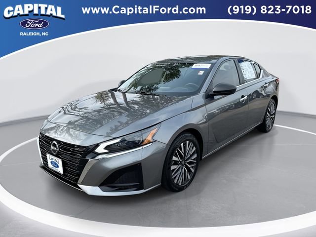 Used 2024 Nissan Altima 2.5 SV