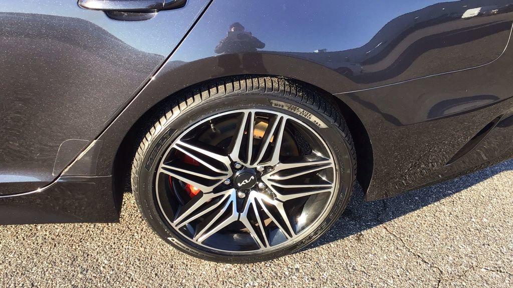 Used 2022 Kia Stinger GT1 w/ Red Interior Color Package image 10