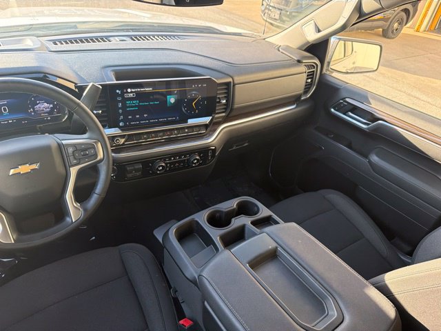 Used 2025 Chevrolet Silverado 1500 LT AWD/4WD image 17