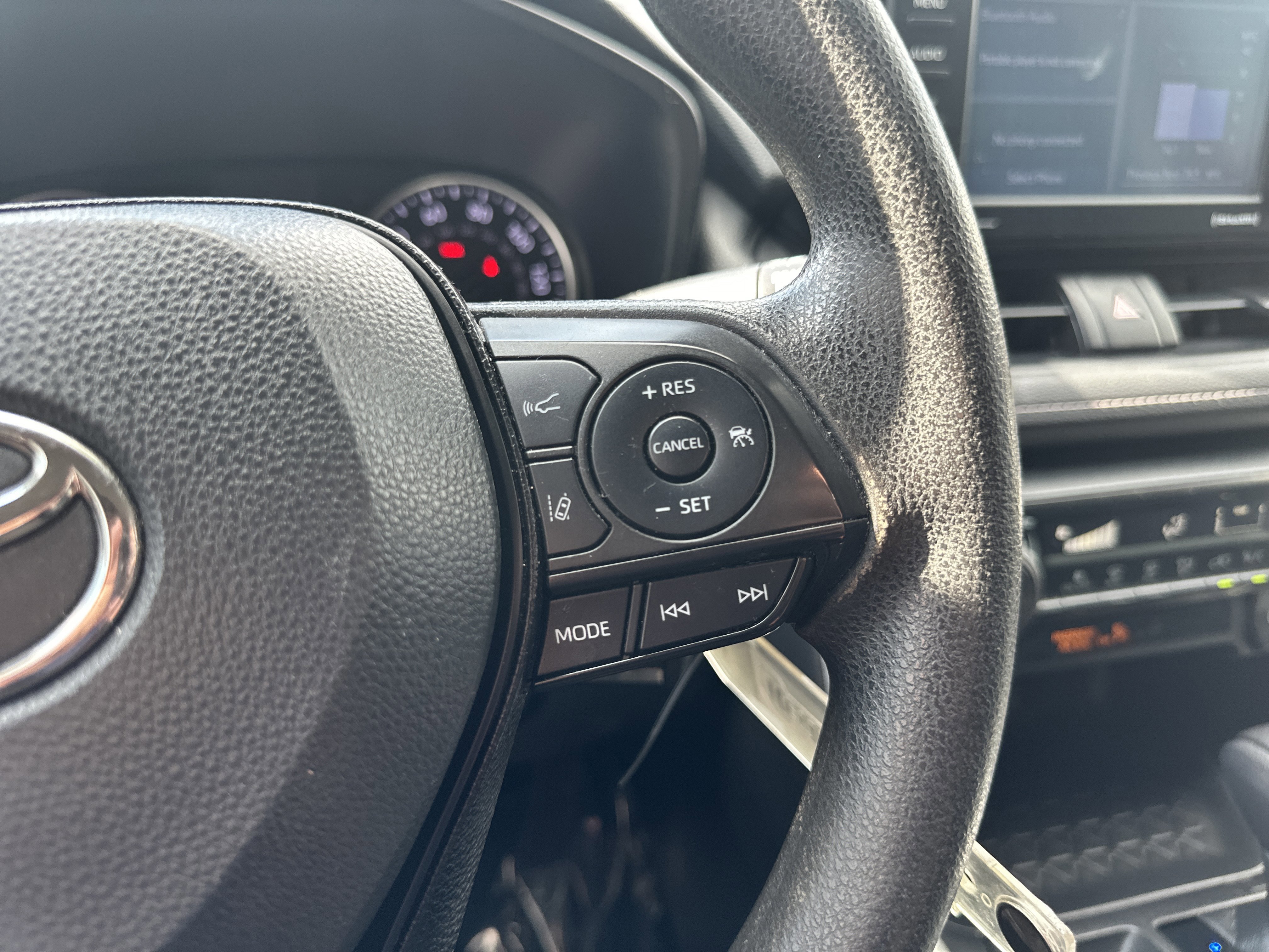 Used 2021 Toyota RAV4 LE image 20