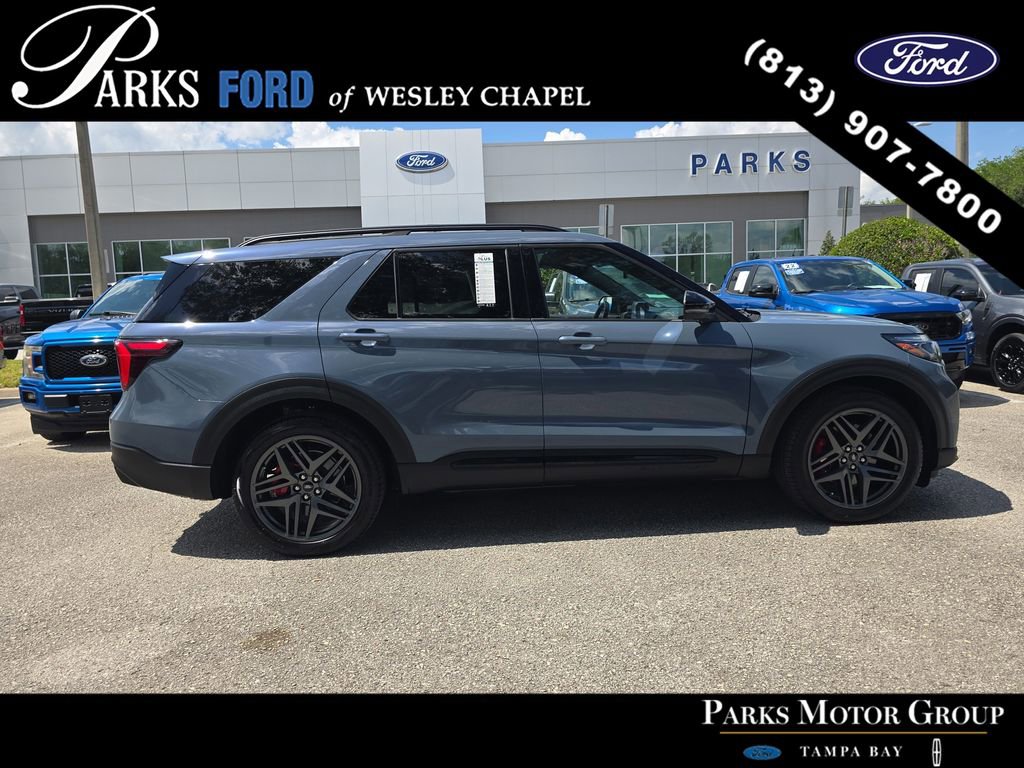 Certified 2025 Ford Explorer ST AWD/4WD image 3