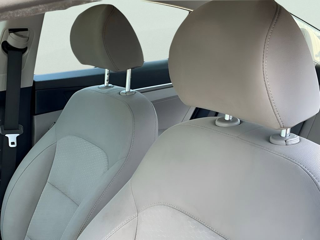 Used 2020 Hyundai Elantra SE image 19