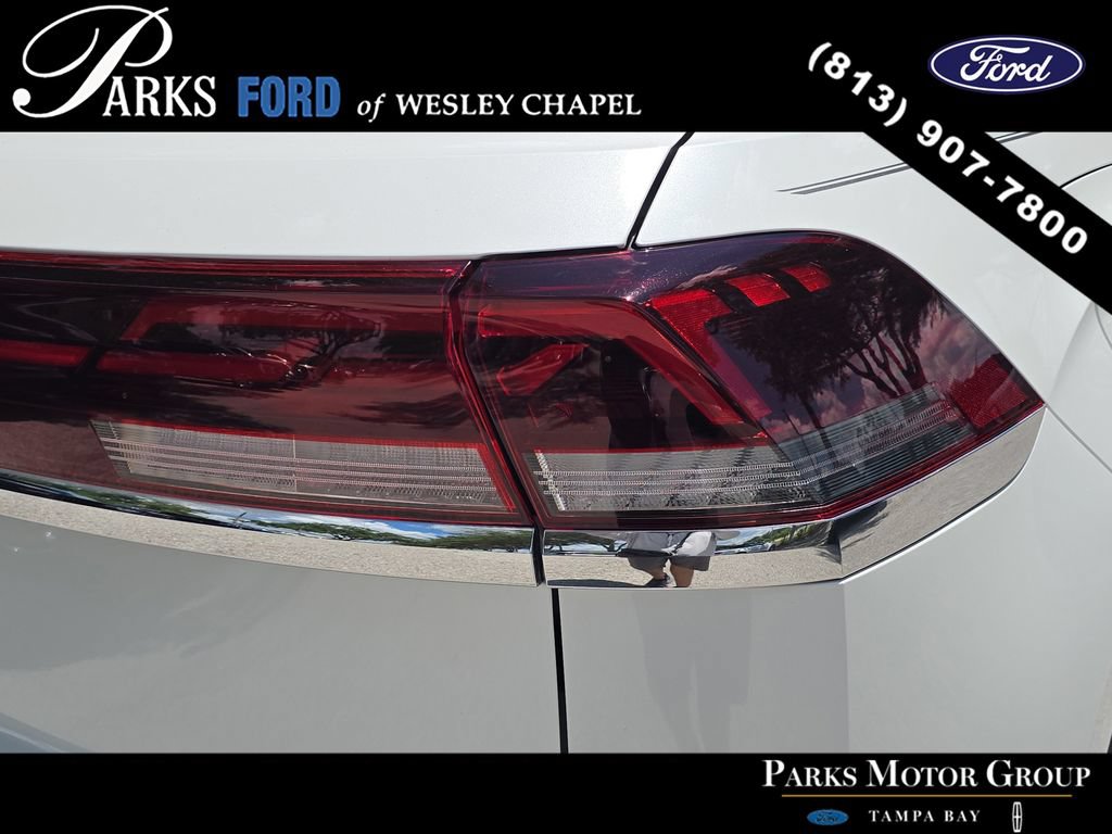 Used 2024 Volkswagen Atlas Cross Sport SEL R-Line AWD/4WD image 7