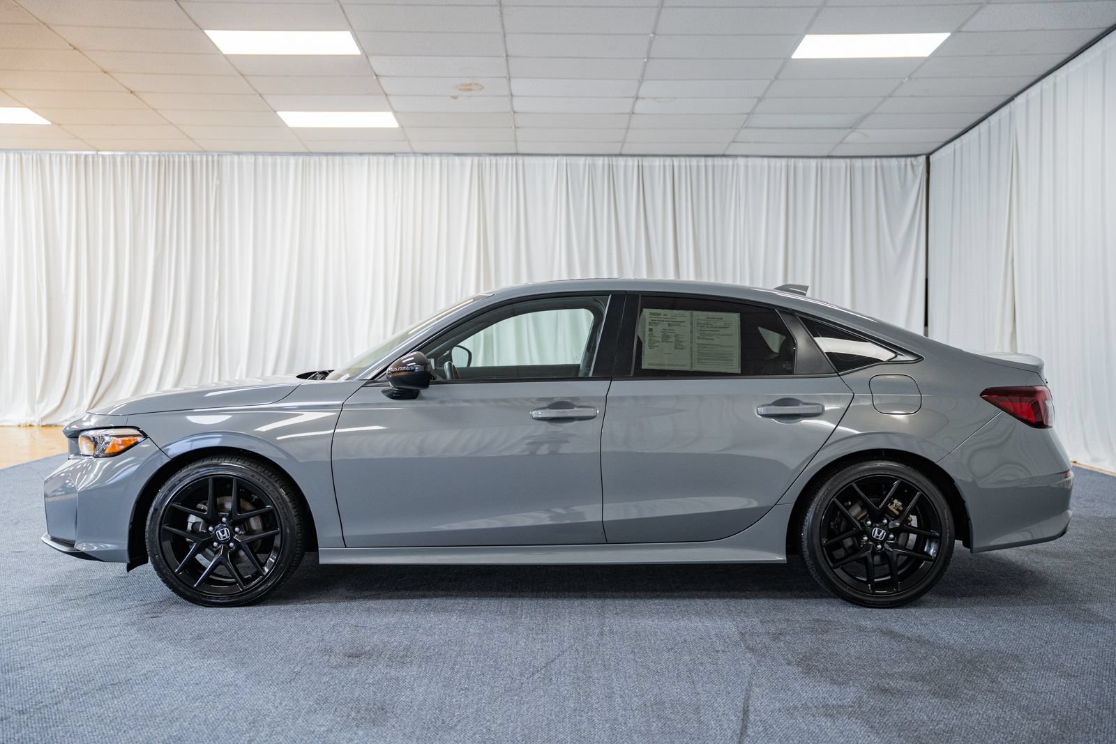 Used 2025 Honda Civic Sport image 4