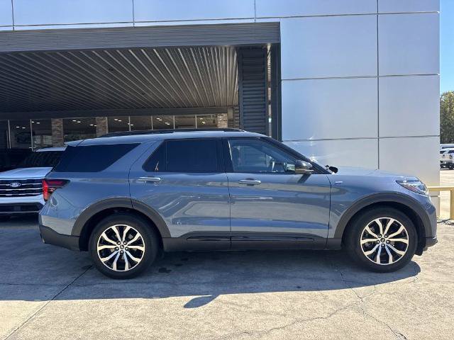 Certified 2025 Ford Explorer ST-Line w/ Premium Package RWD image 8