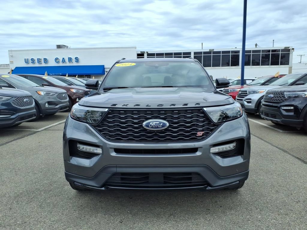 Certified 2024 Ford Explorer ST w/ Equipment Group 401A AWD/4WD image 3