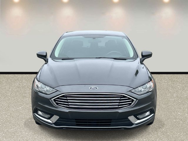 Certified 2018 Ford Fusion SE w/ Equipment Group 201A FWD image 2