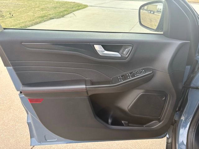 Certified 2024 Ford Escape ST-Line w/ Tech Pack #1 AWD/4WD image 9