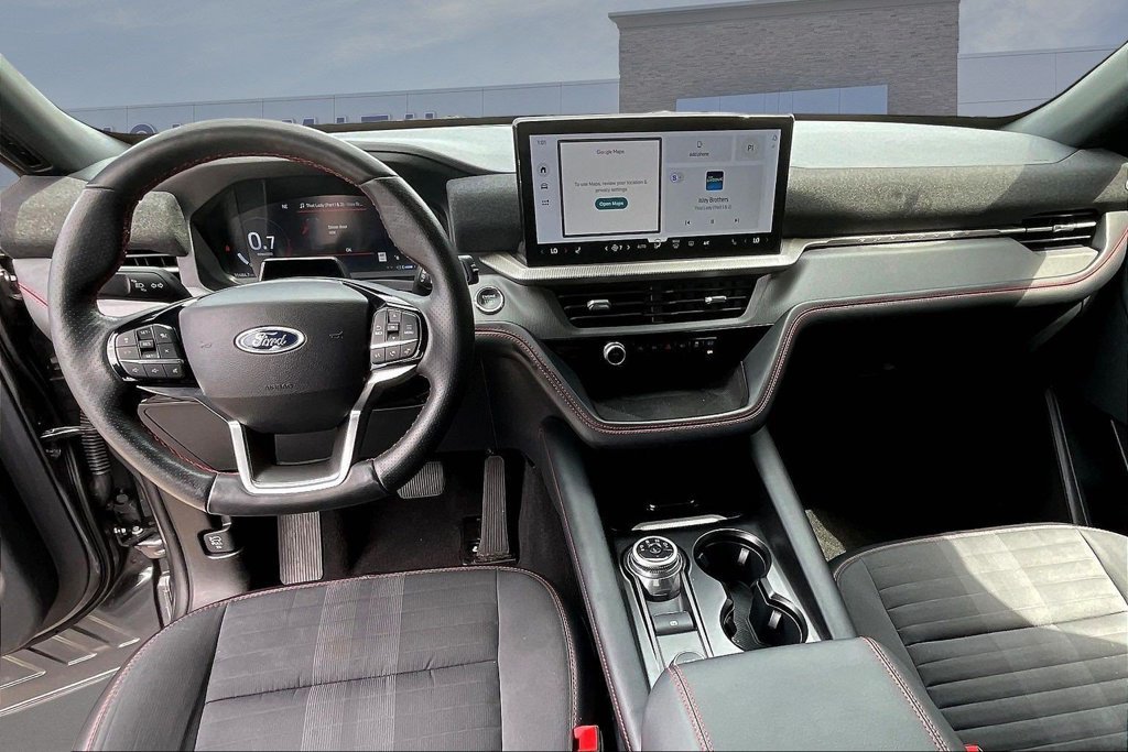 Certified 2025 Ford Explorer ST-Line AWD/4WD image 7
