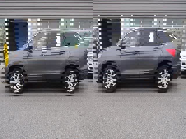 Used 2019 Honda Pilot LX image 3