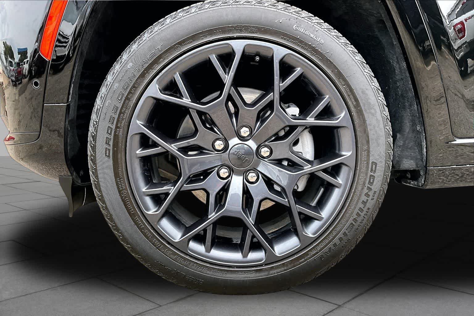 Used 2025 Jeep Grand Cherokee L Summit AWD/4WD image 11