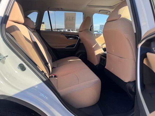 Used 2019 Toyota RAV4 XLE w/ Convenience Package FWD image 14