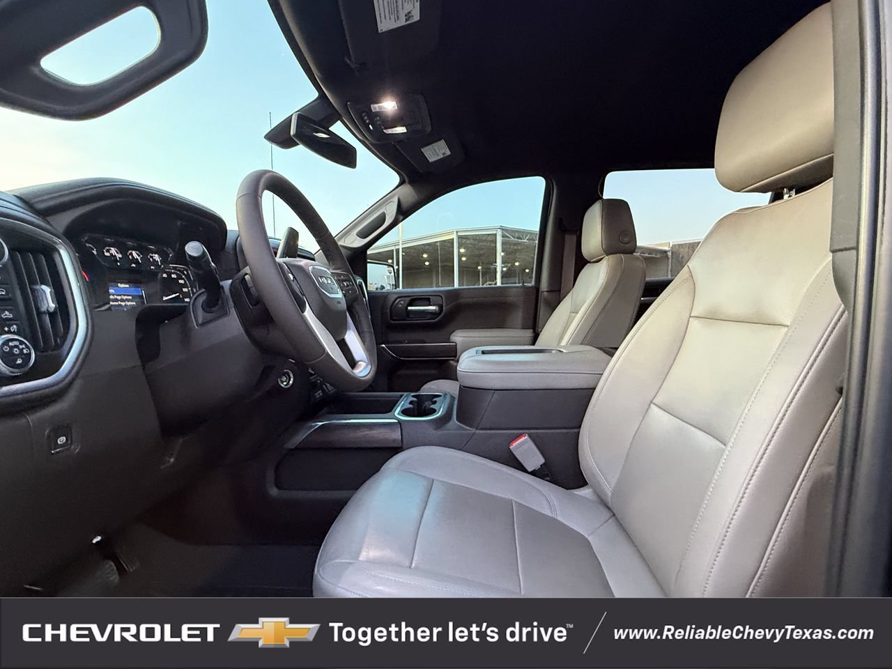 Used 2022 GMC Sierra 1500 SLT AWD/4WD image 31