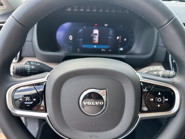 Used 2025 Volvo XC90 B6 Plus AWD/4WD image 30