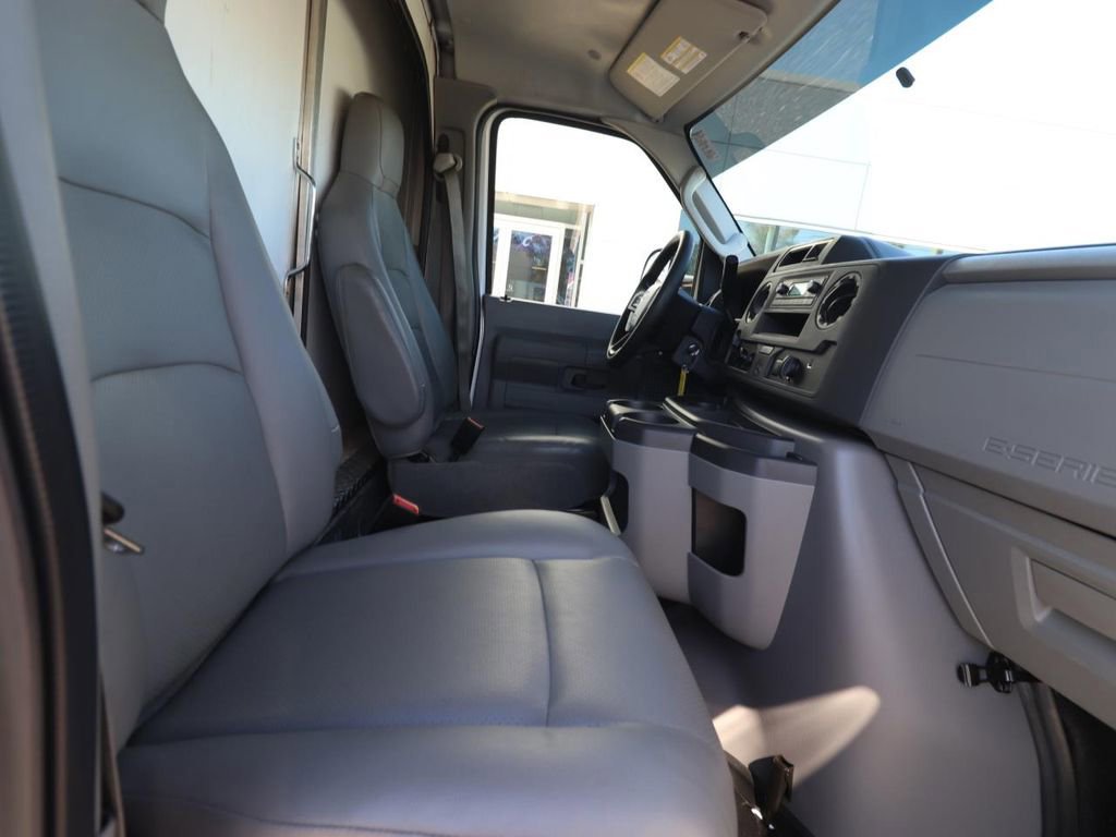Certified 2024 Ford E-450 and Econoline 450 Super Duty w/ Power Windows & Locks Group image 17