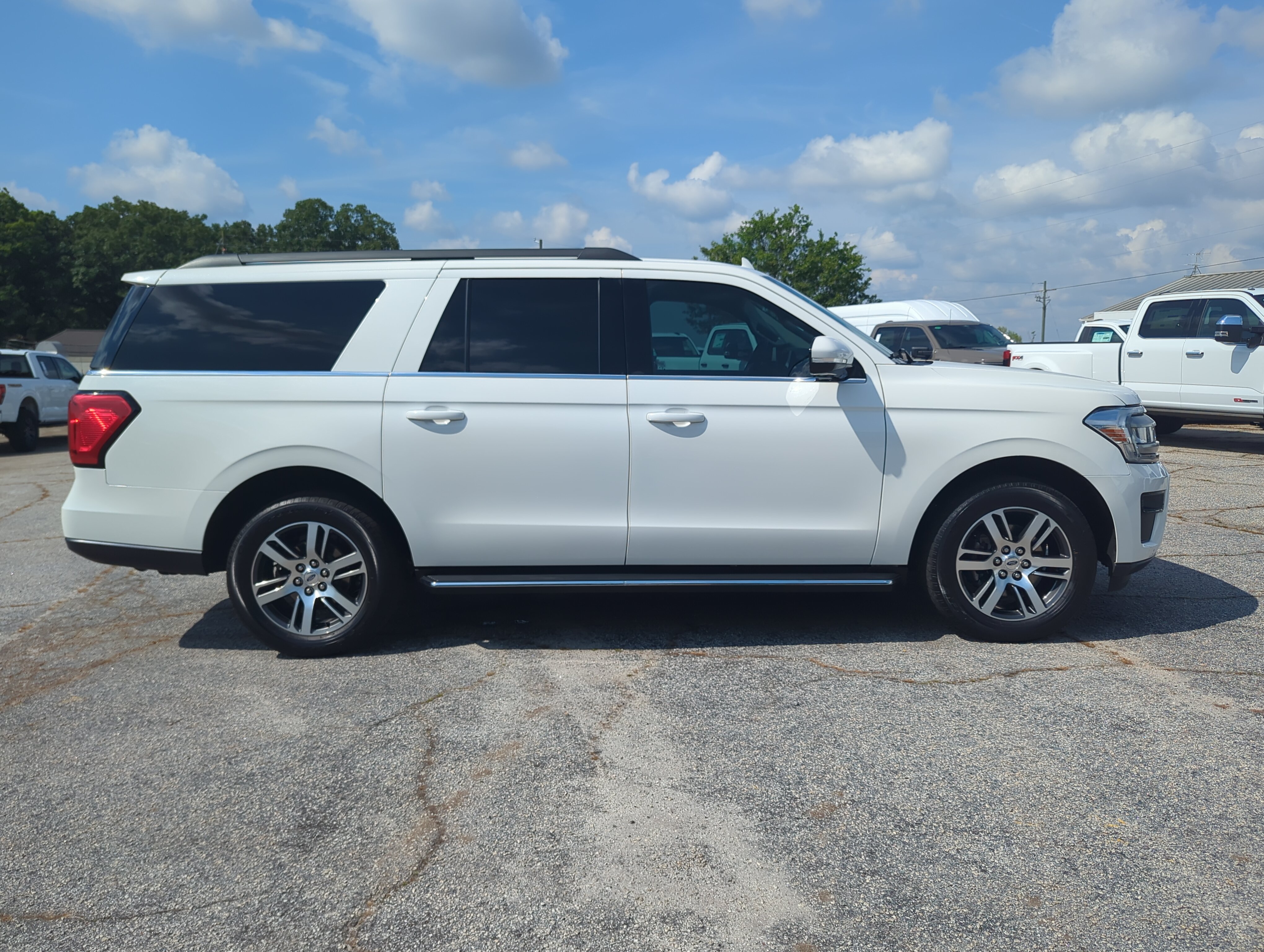 Certified 2023 Ford Expedition Max XLT AWD/4WD image 2