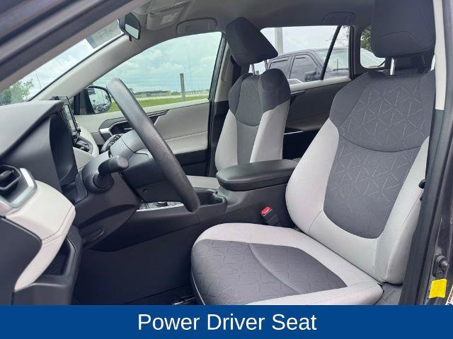 Used 2022 Toyota RAV4 XLE AWD/4WD image 11