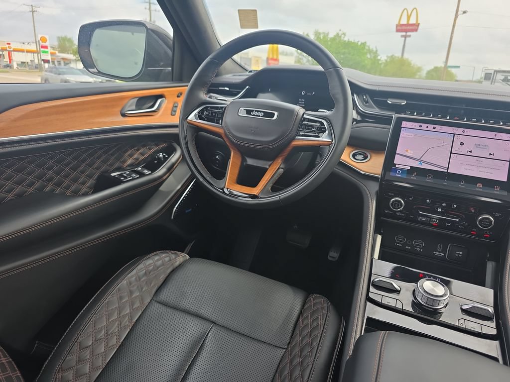 Used 2024 Jeep Grand Cherokee L Summit AWD/4WD image 25