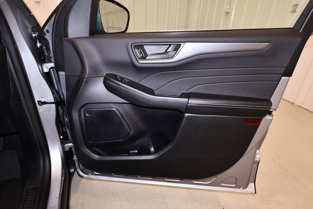 Certified 2023 Ford Escape Active AWD/4WD image 22