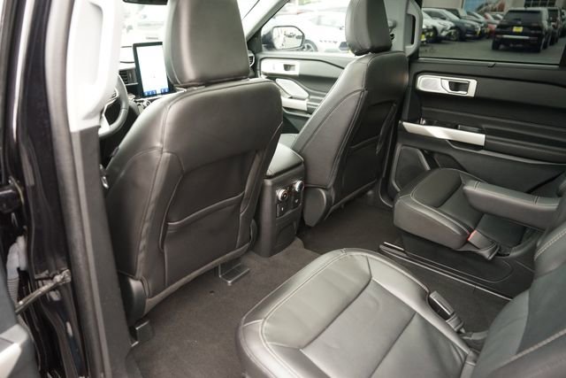 Certified 2023 Ford Explorer Limited w/ Limited Technology Package RWD image 12