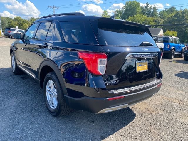 Certified 2022 Ford Explorer XLT w/ Equipment Group 202A image 5