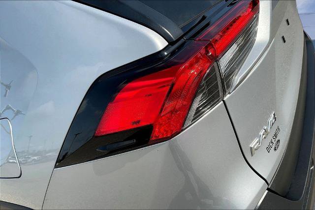 Used 2025 Toyota RAV4 XLE FWD image 23