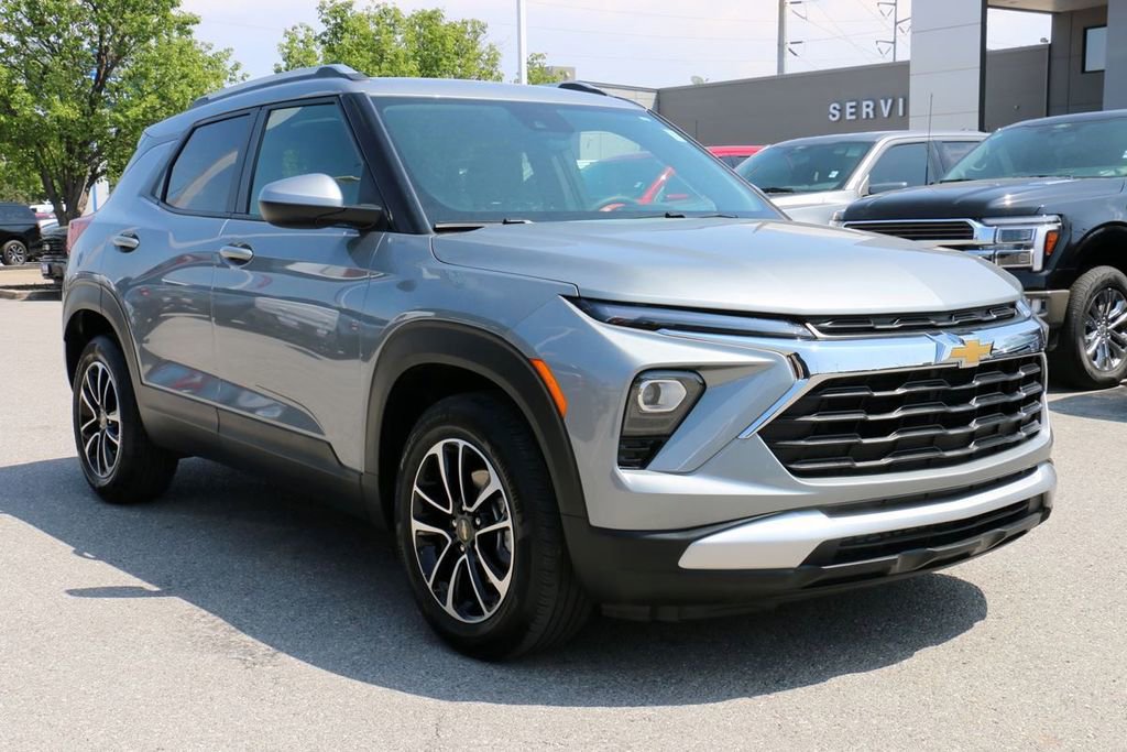 Used 2026 Chevrolet TrailBlazer LT w/ Driver Confidence Package FWD image 4