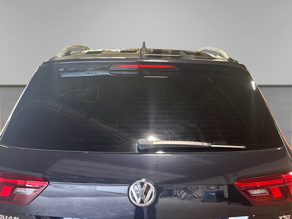 Used 2018 Volkswagen Tiguan SEL AWD/4WD image 19
