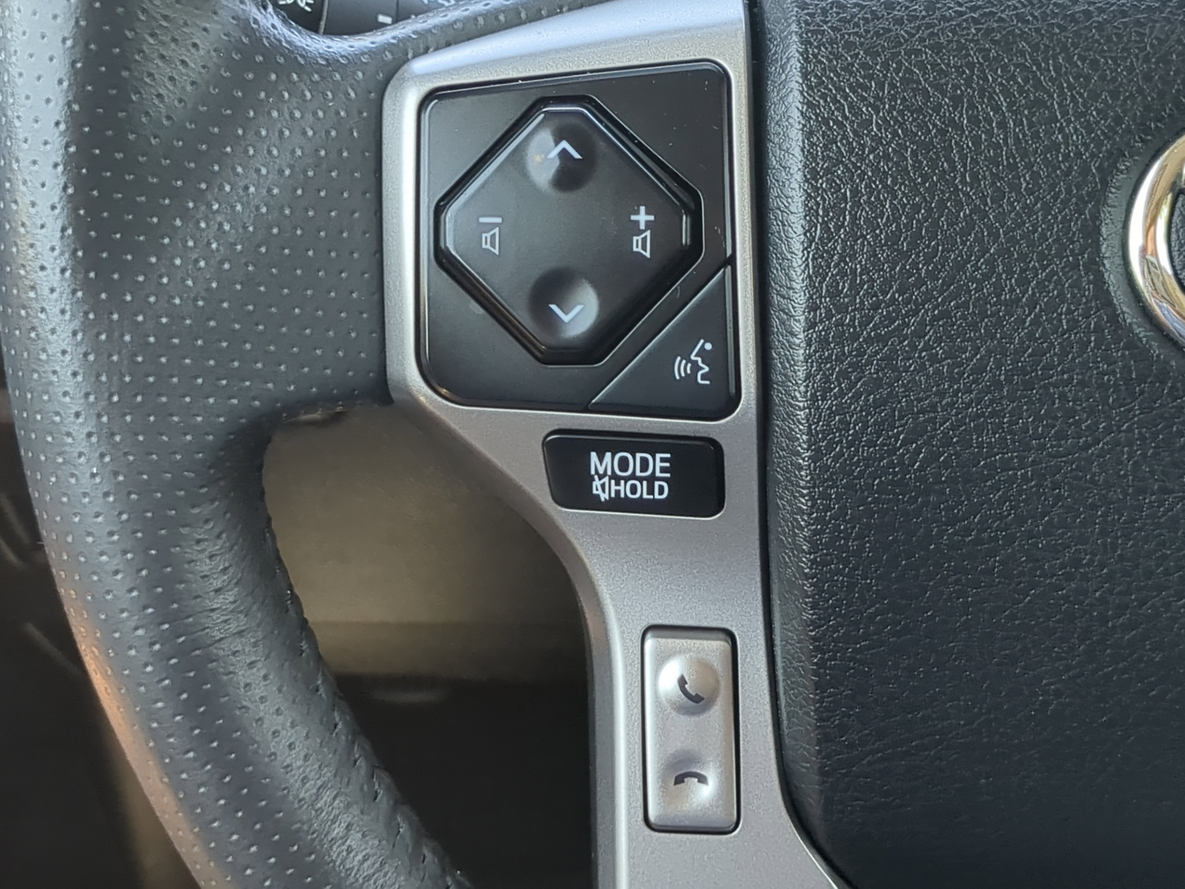 Used 2020 Toyota 4Runner SR5 Premium w/ Moonroof Package RWD image 24