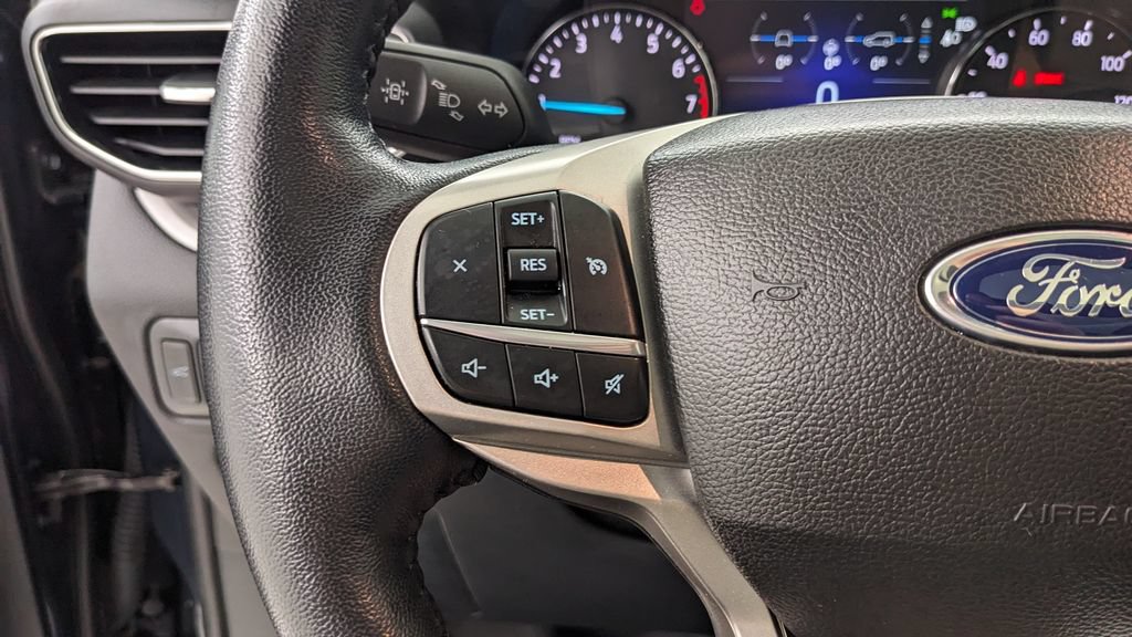 Certified 2023 Ford Explorer XLT w/ Equipment Group 202A AWD/4WD image 33