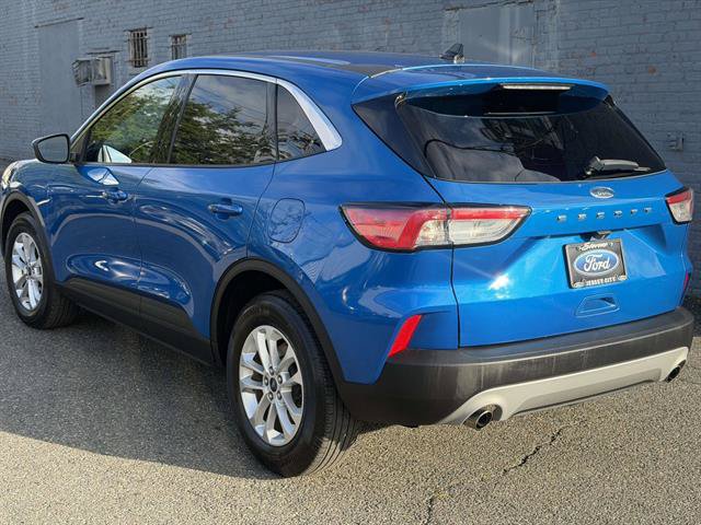 Certified 2020 Ford Escape SE AWD/4WD image 38