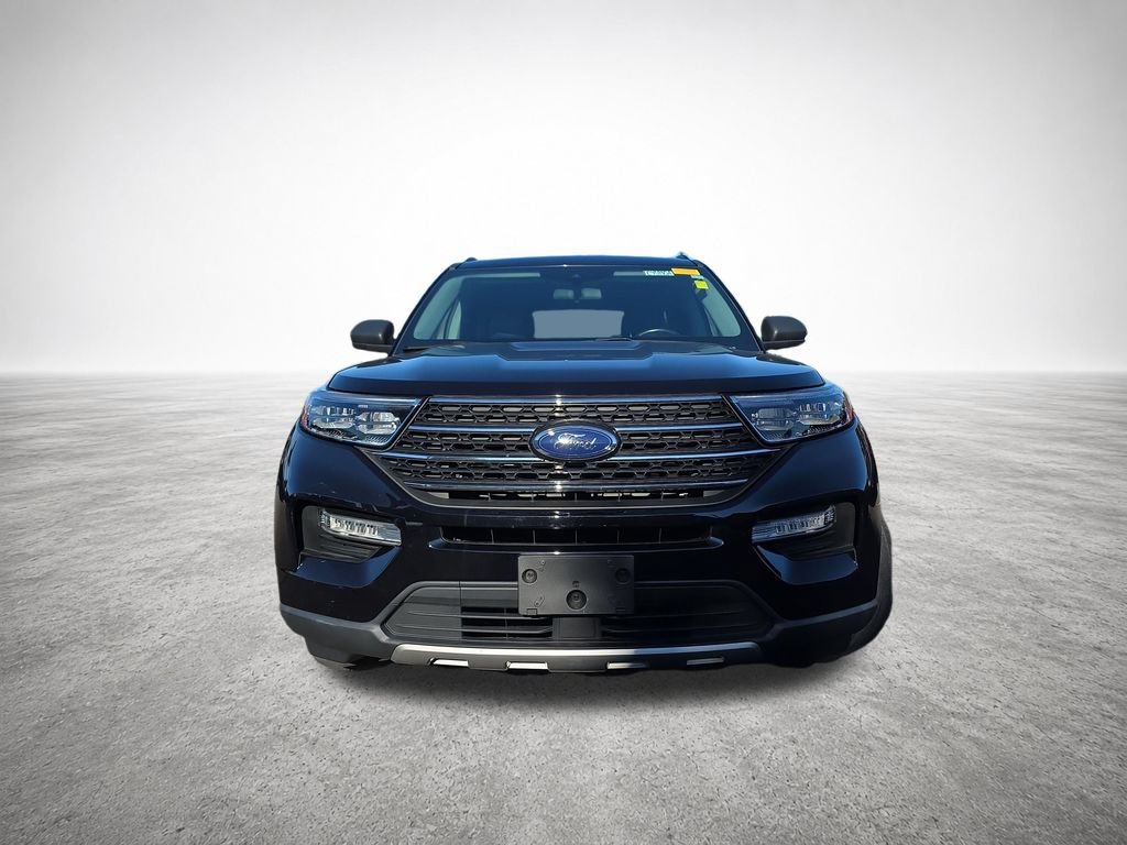 Certified 2022 Ford Explorer XLT w/ Equipment Group 202A AWD/4WD image 3