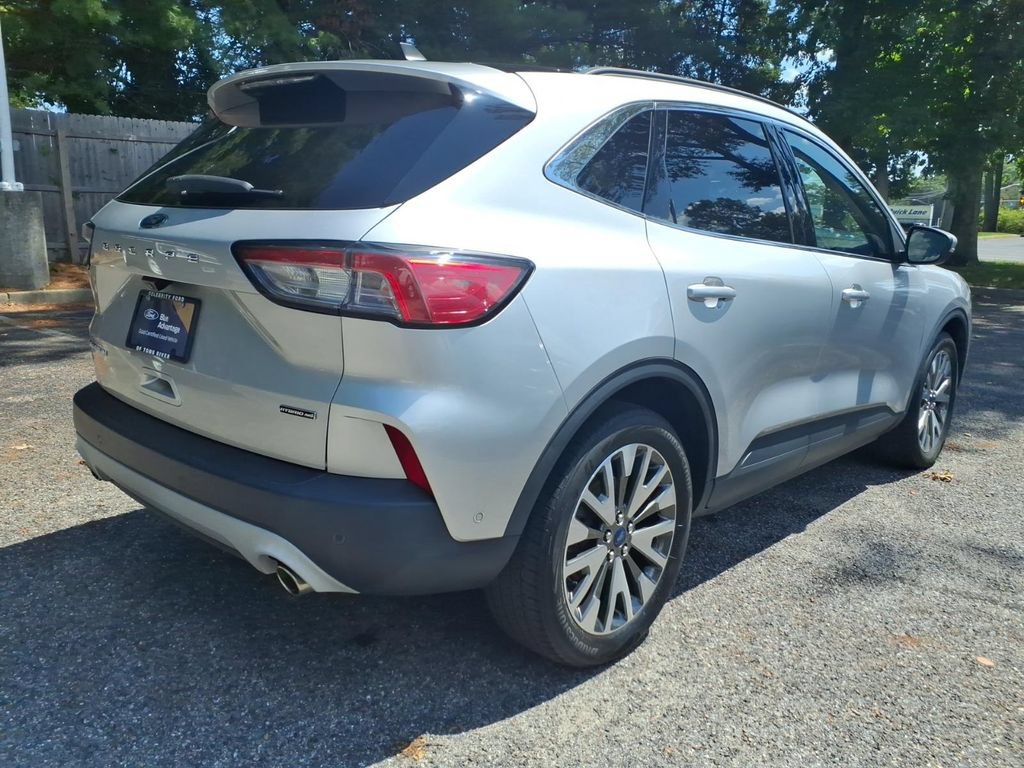 Certified 2020 Ford Escape Titanium w/ Titanium Premium Package 2.0 AWD/4WD image 2