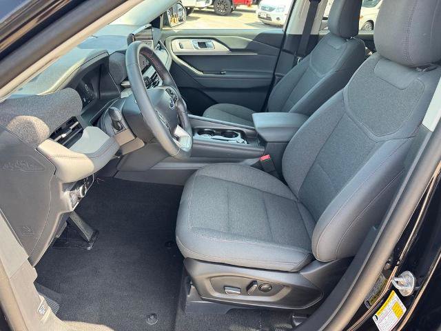 Certified 2025 Ford Explorer Active AWD/4WD image 8