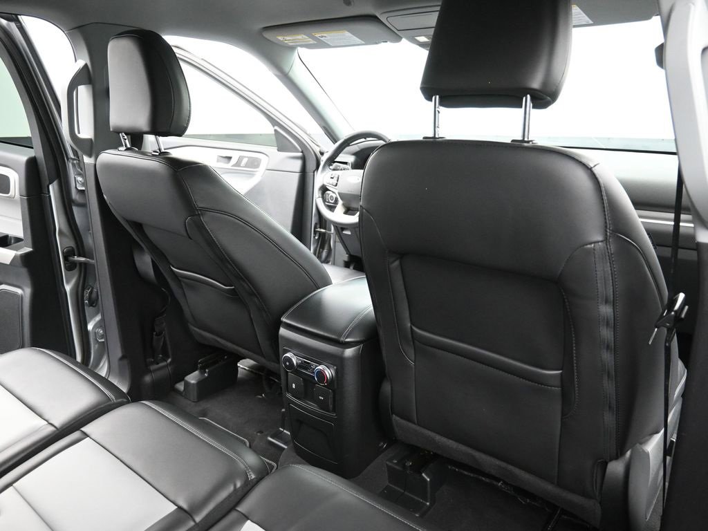 Certified 2022 Ford Explorer XLT w/ Equipment Group 202A image 12