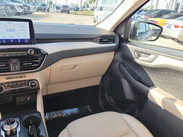 Certified 2020 Ford Escape SEL image 29