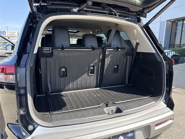 Used 2025 Nissan Pathfinder Platinum w/ Cargo Package AWD/4WD image 30
