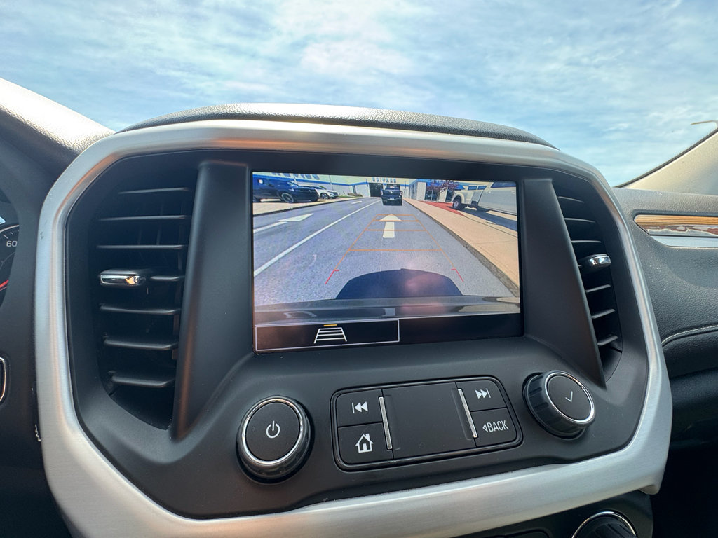 Used 2023 GMC Acadia SLE w/ Driver Convenience Package FWD image 38