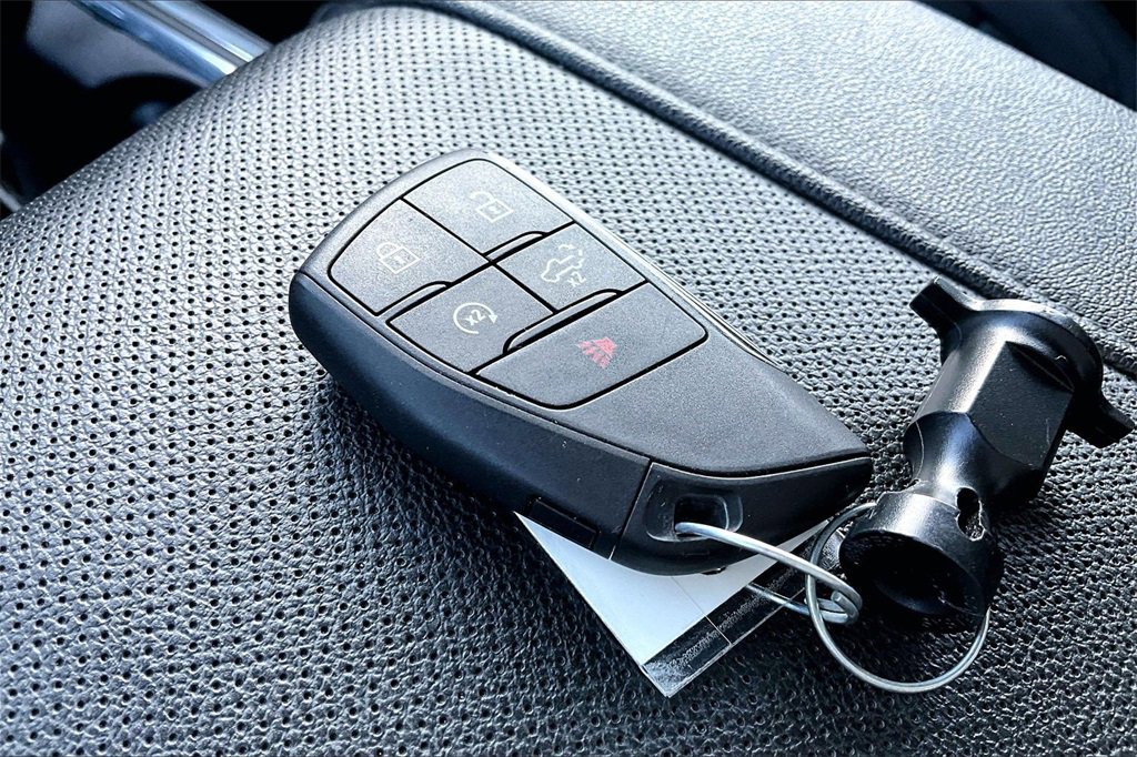 Used 2023 Chevrolet Silverado 1500 LTZ image 11